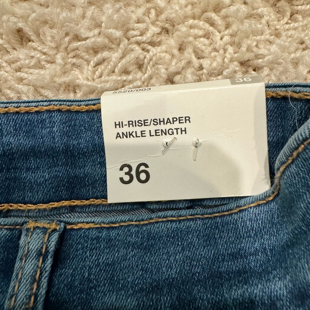 Zara Women’s size 2 jeans NWT - Picture 3 of 4